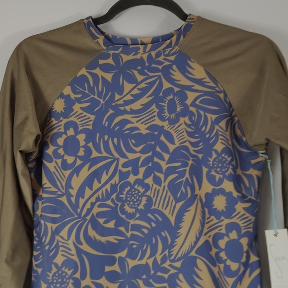 Seea Floral Rashguard - Picture 4 of 7